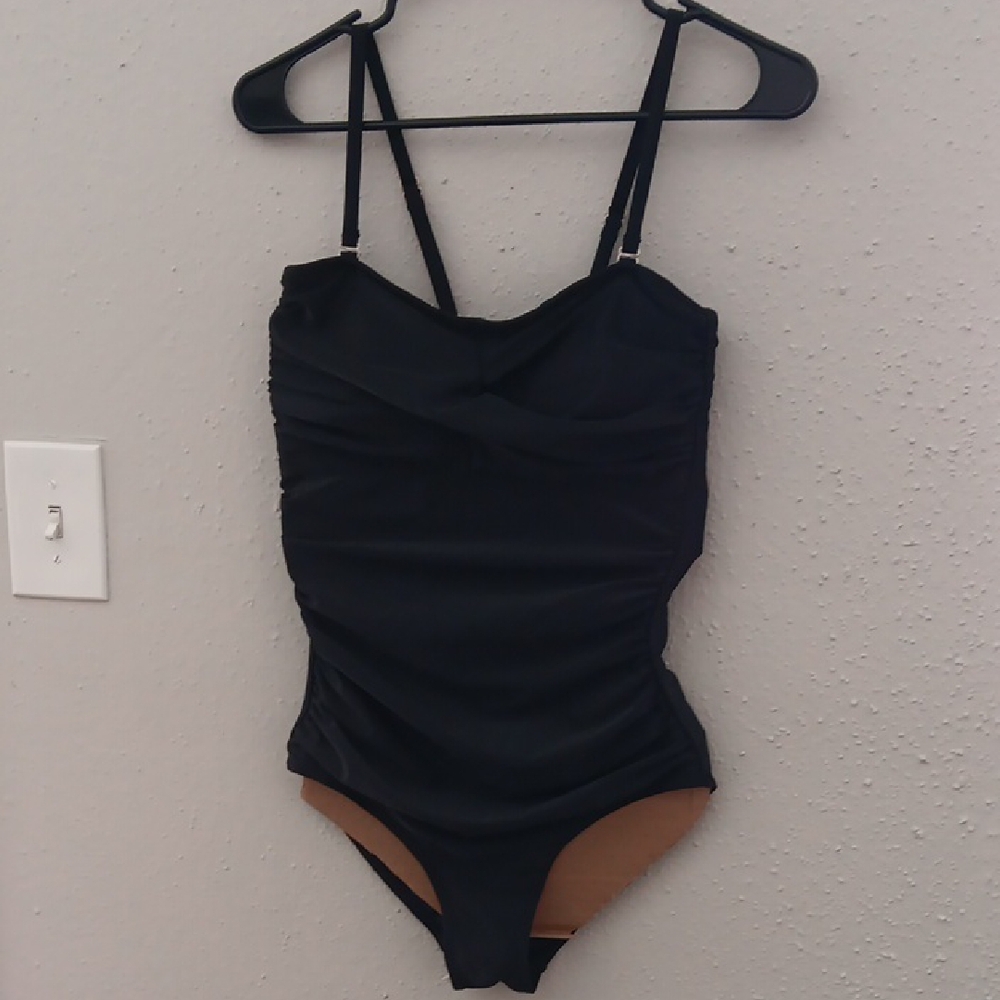 Black Textured One Piece Swimsuit with Sweetheart Neckline